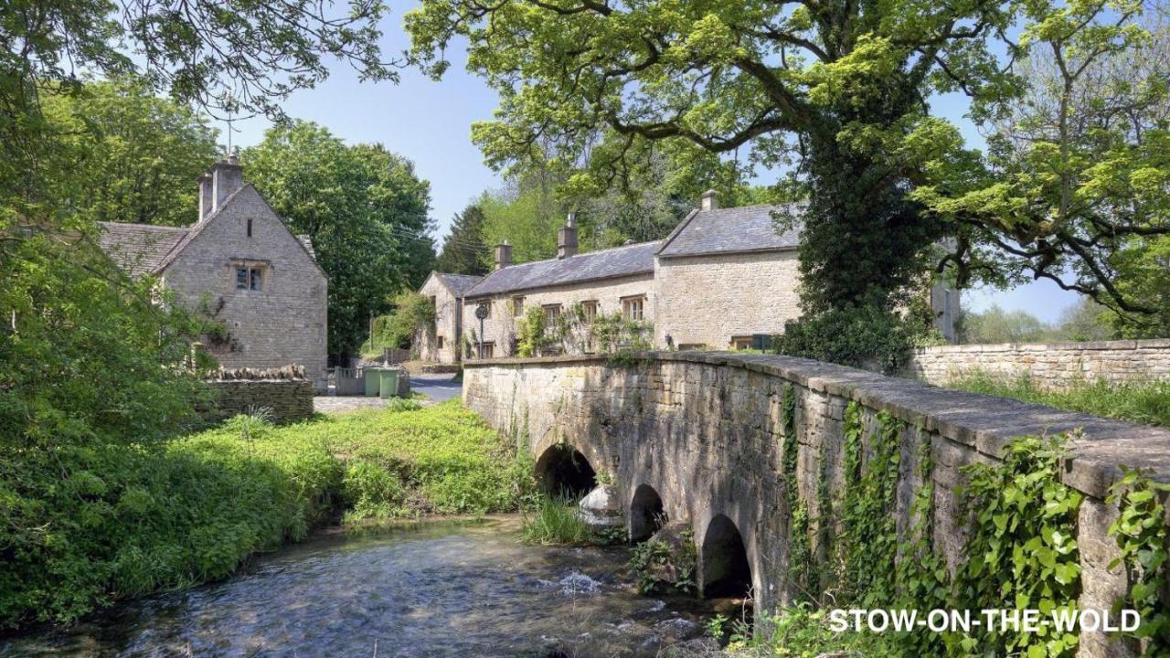 4-Bed Cotswold Getaway With Hot Tub & Gaming Room Churchdown Екстер'єр фото
